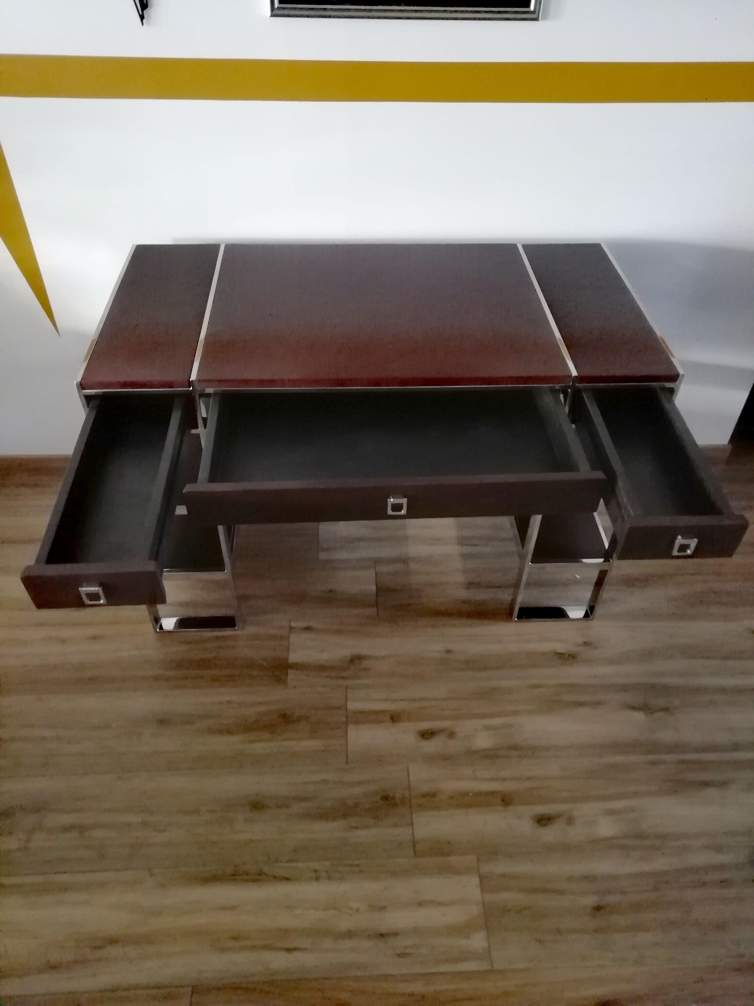 Aston desk