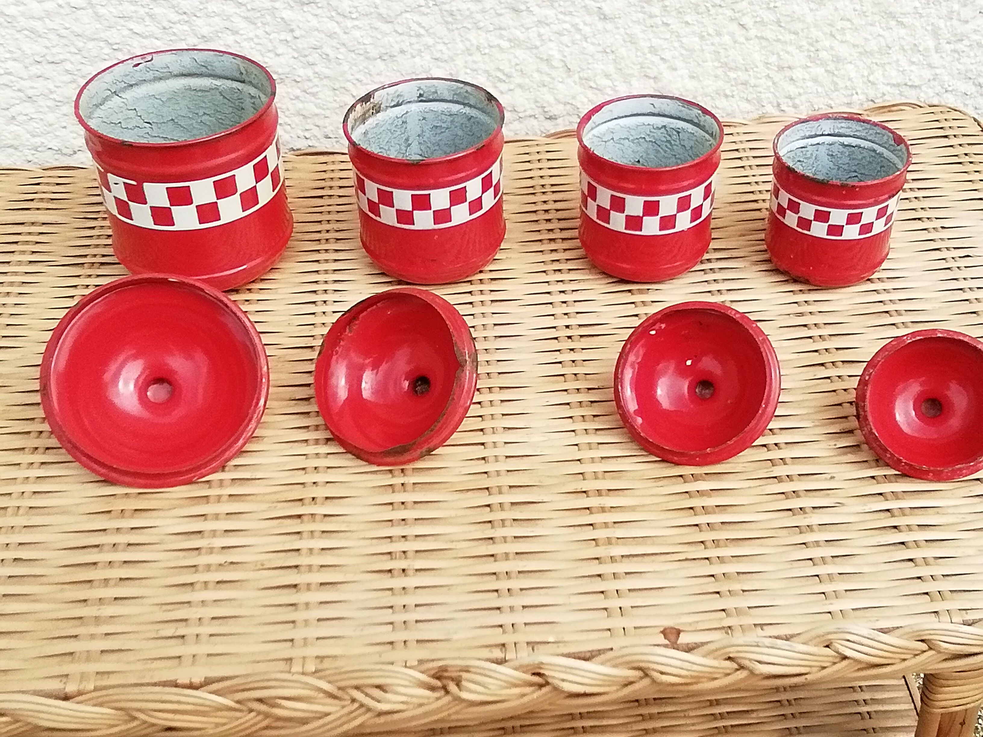 Spice pots enamelled sheet decoration Lustucru red