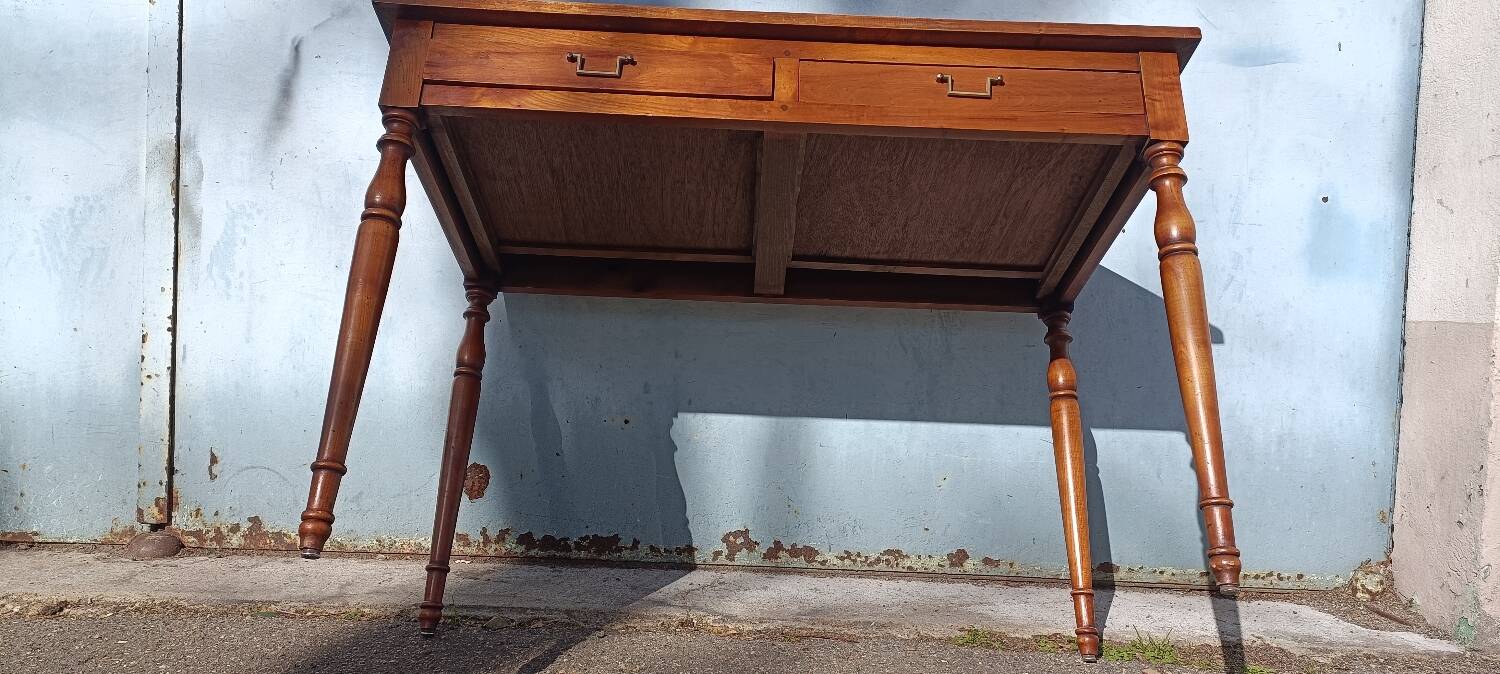 Louis 16 desk