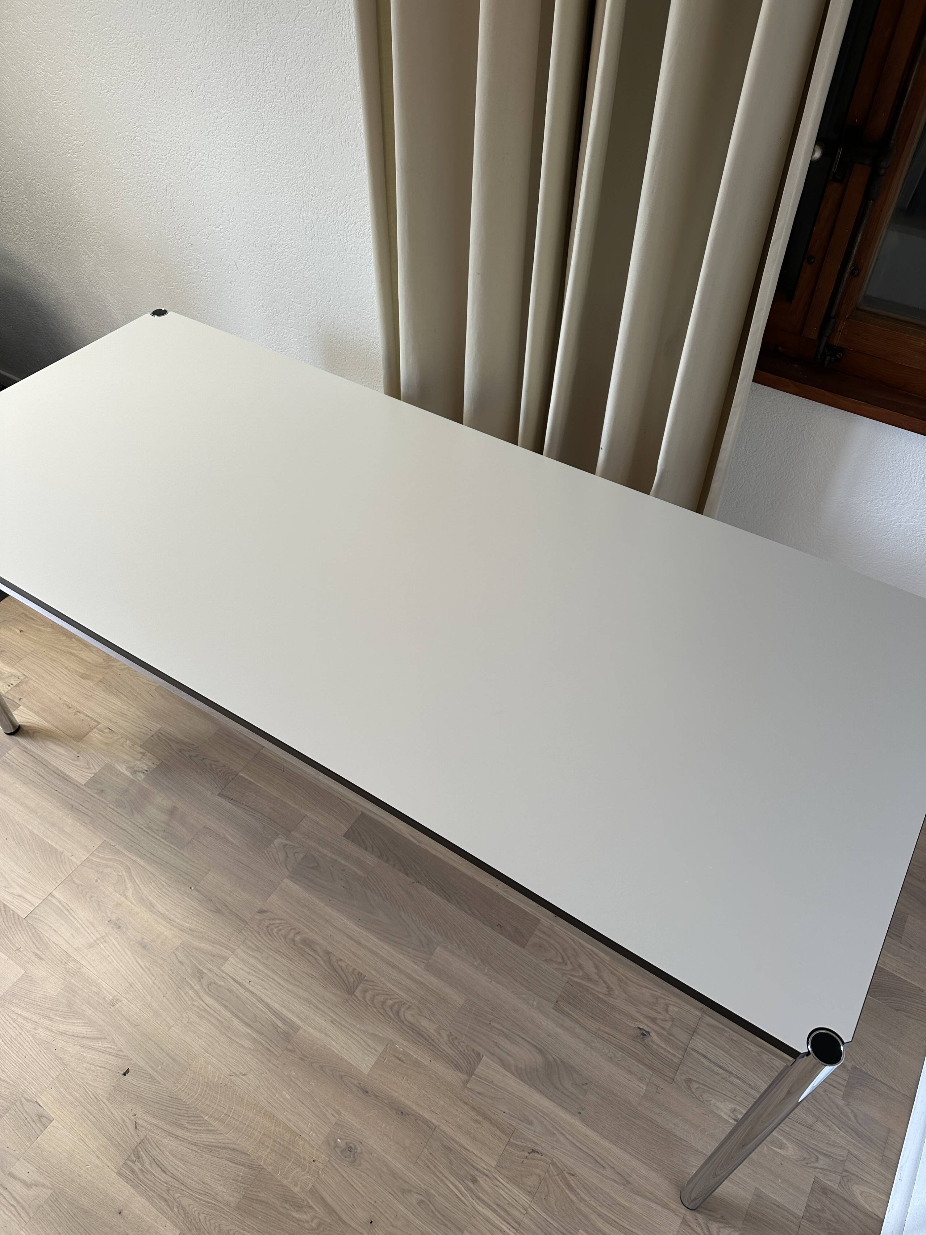 USM Haller desk in pearl grey laminate