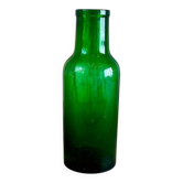 Vase en verre vert