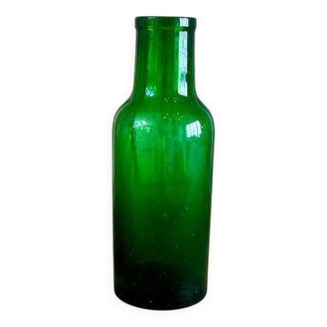 Vase en verre vert