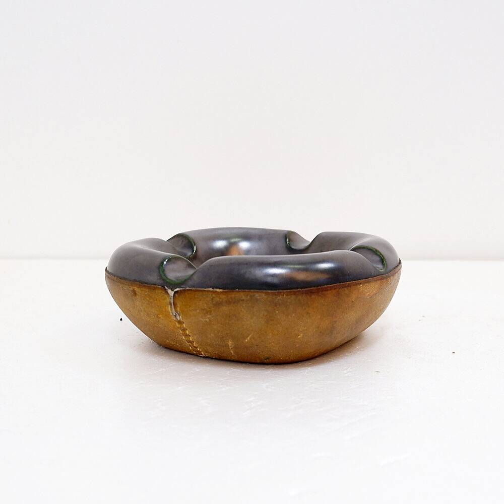 Longchamp mid-century ashtray in glazed ceramic and leather - France 1950s