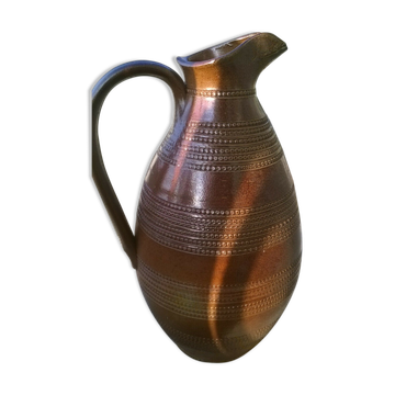 Pitcher in beauvaisis