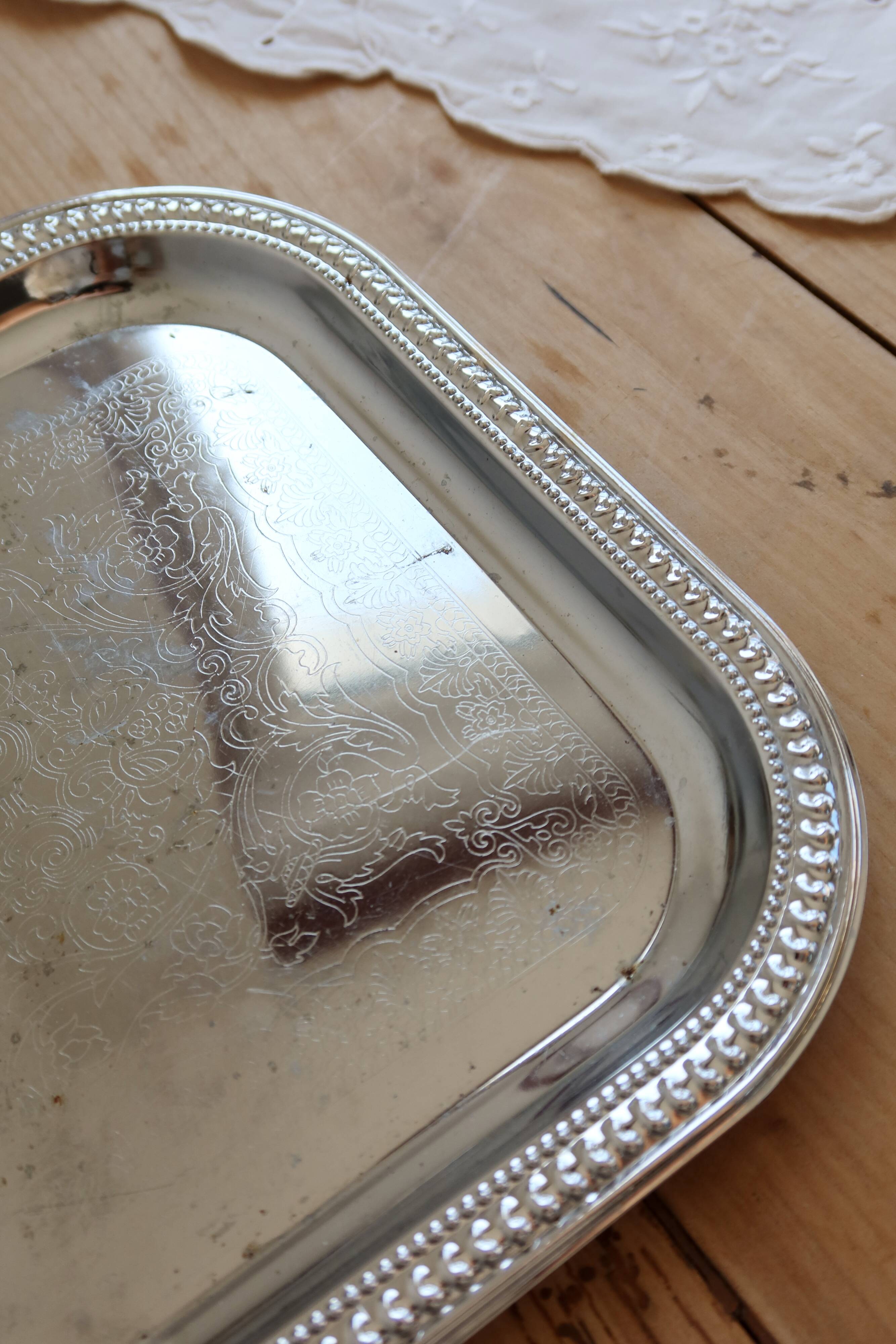 Rectangular silver-plated serving tray - Beaded edge