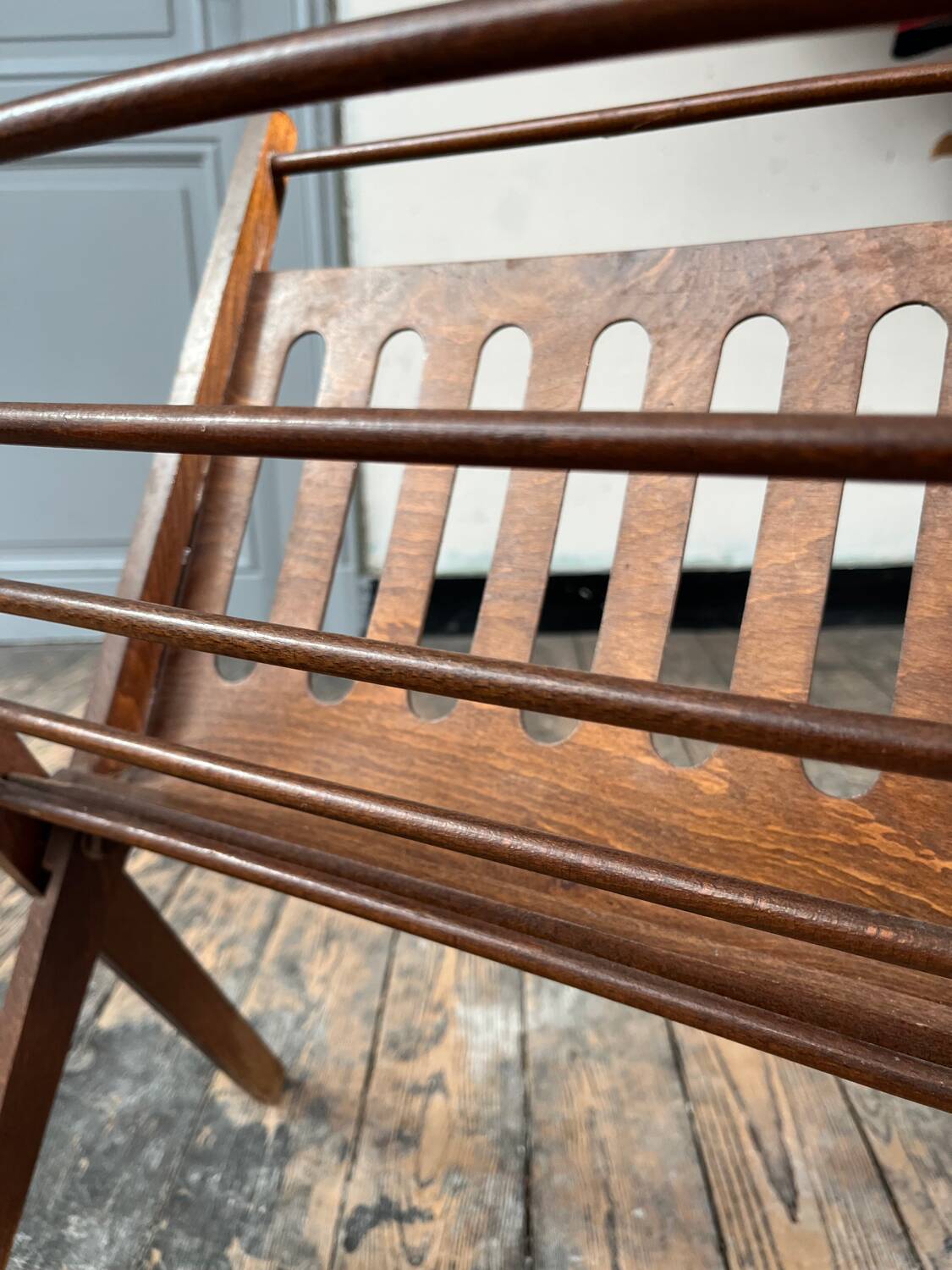 Cees Braakman magazine rack for Pastoe – 1960s