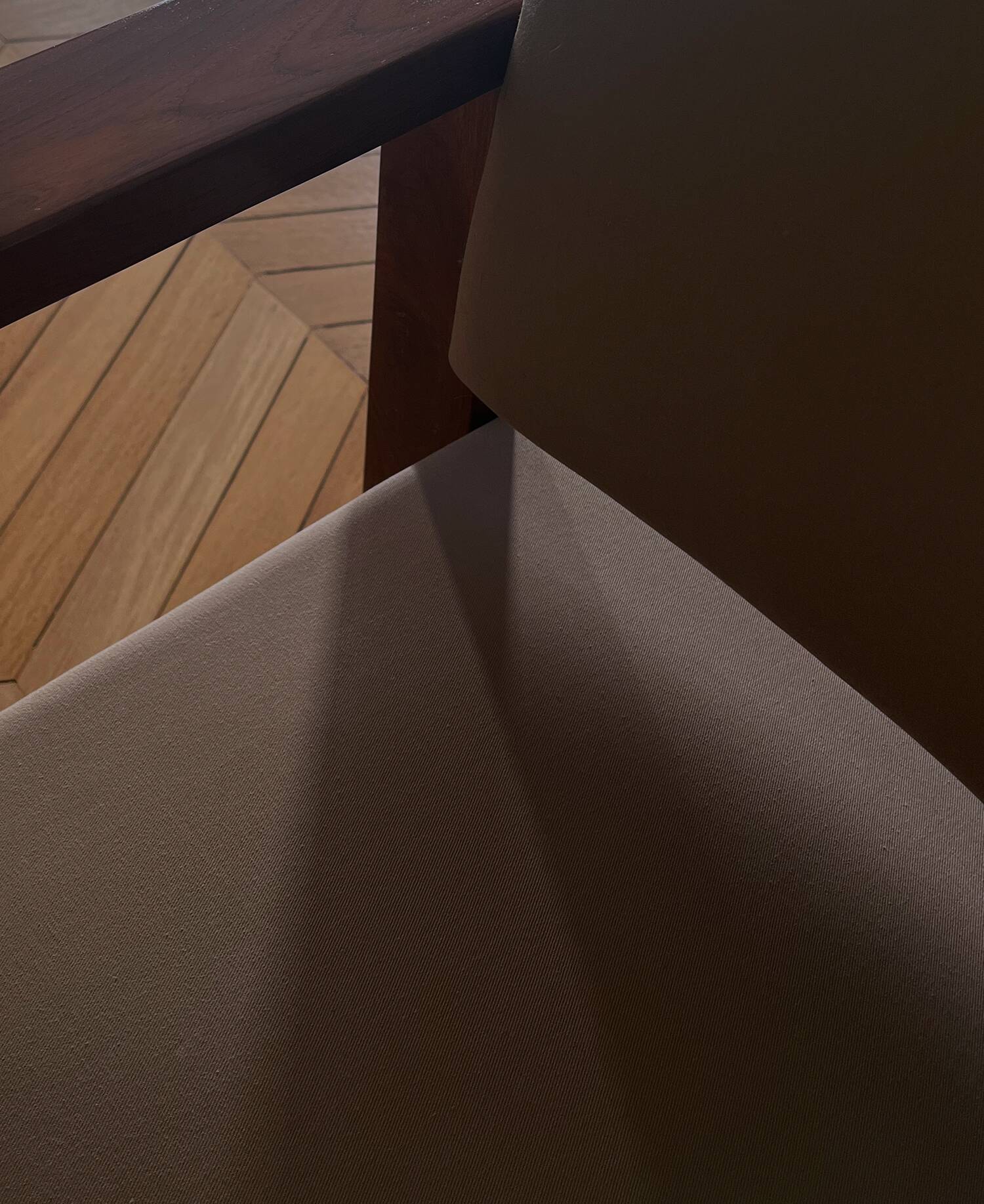 Paire de fauteuils dans le style d'André Sornay