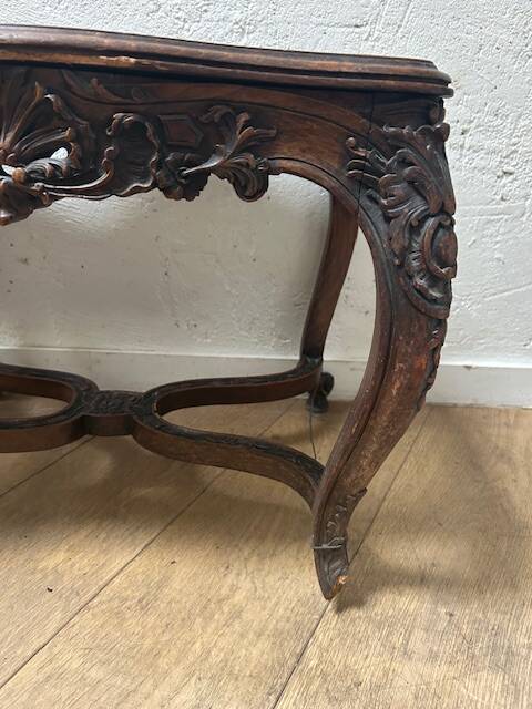 Cane crisscross bench seat