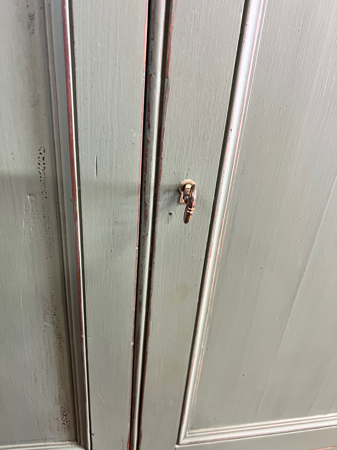 Cardboard maker, trade furniture with lockers