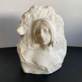 Marble sculpture representing La Vallière 20th century by J. Morrini