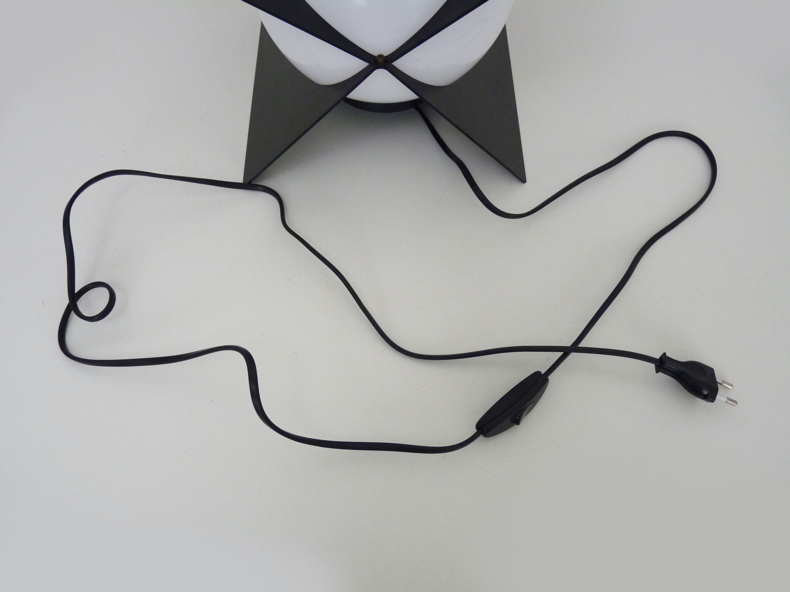 Lamp Luz Eva Maison Gautier structure in black metal and globe in white plastic