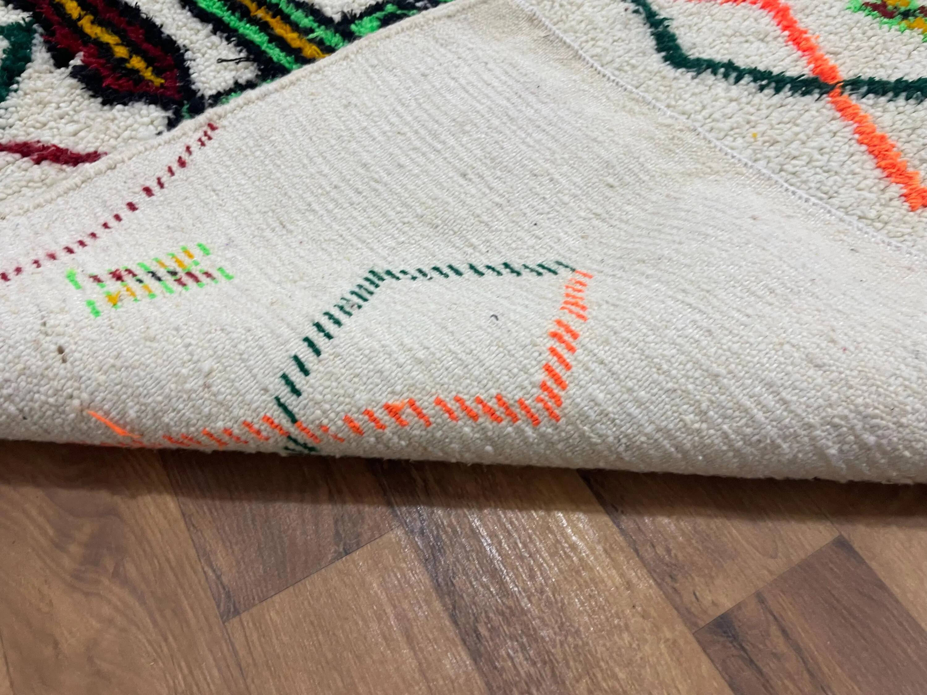 Handmade traditional carpet 250cm x 150cm Moroccan