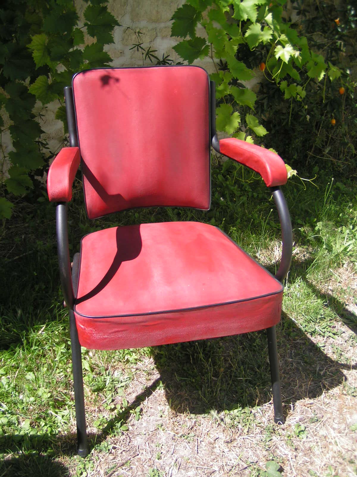 Chaises en skaï rouge années 60