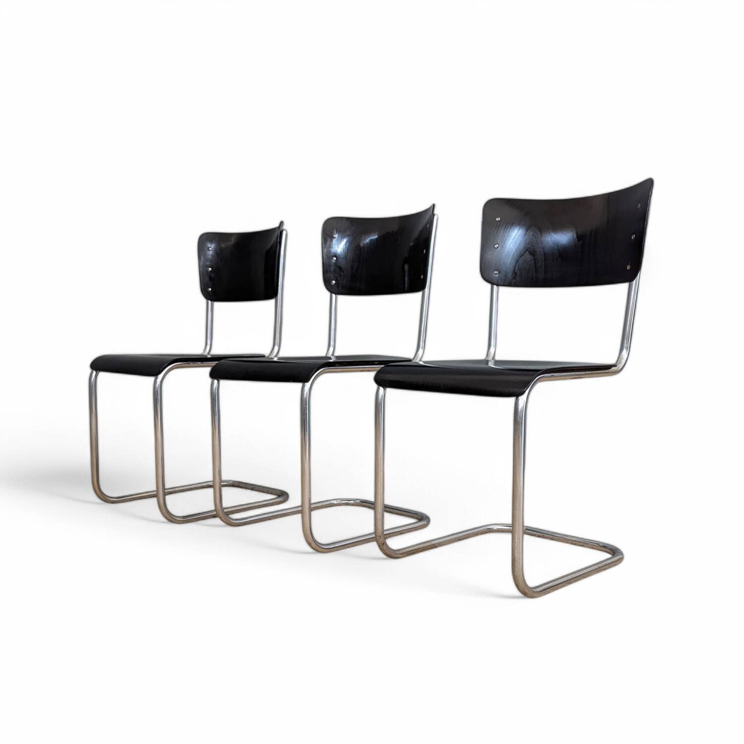 Lot de 3 chaises cantilever S 43 de Mart Stam, années 1930