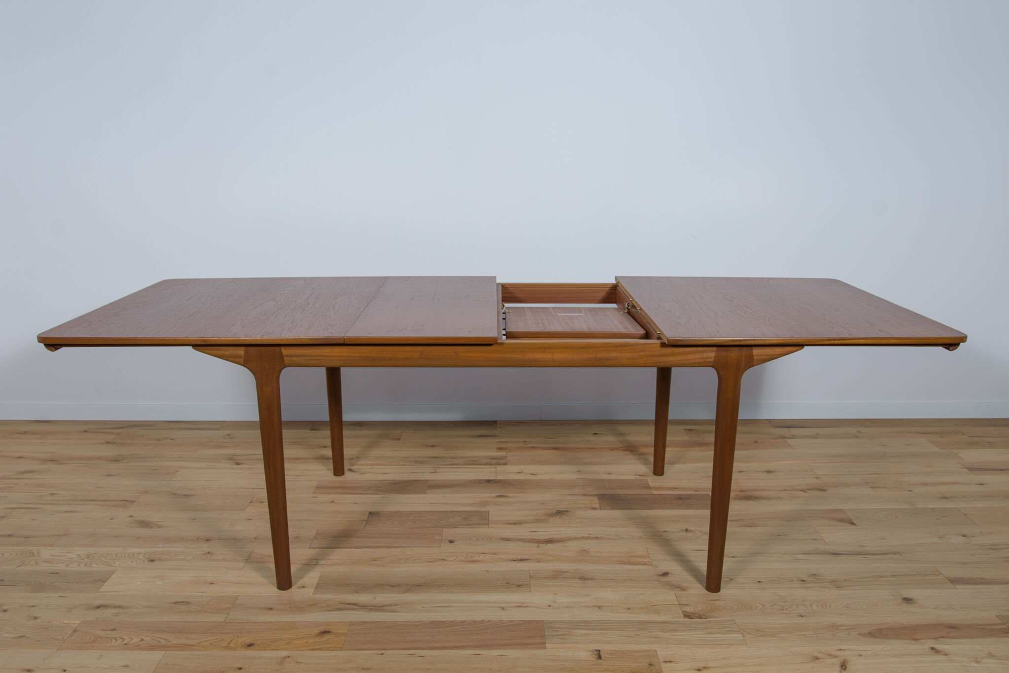 Teak extendable dining table from mcintosh, 1960s