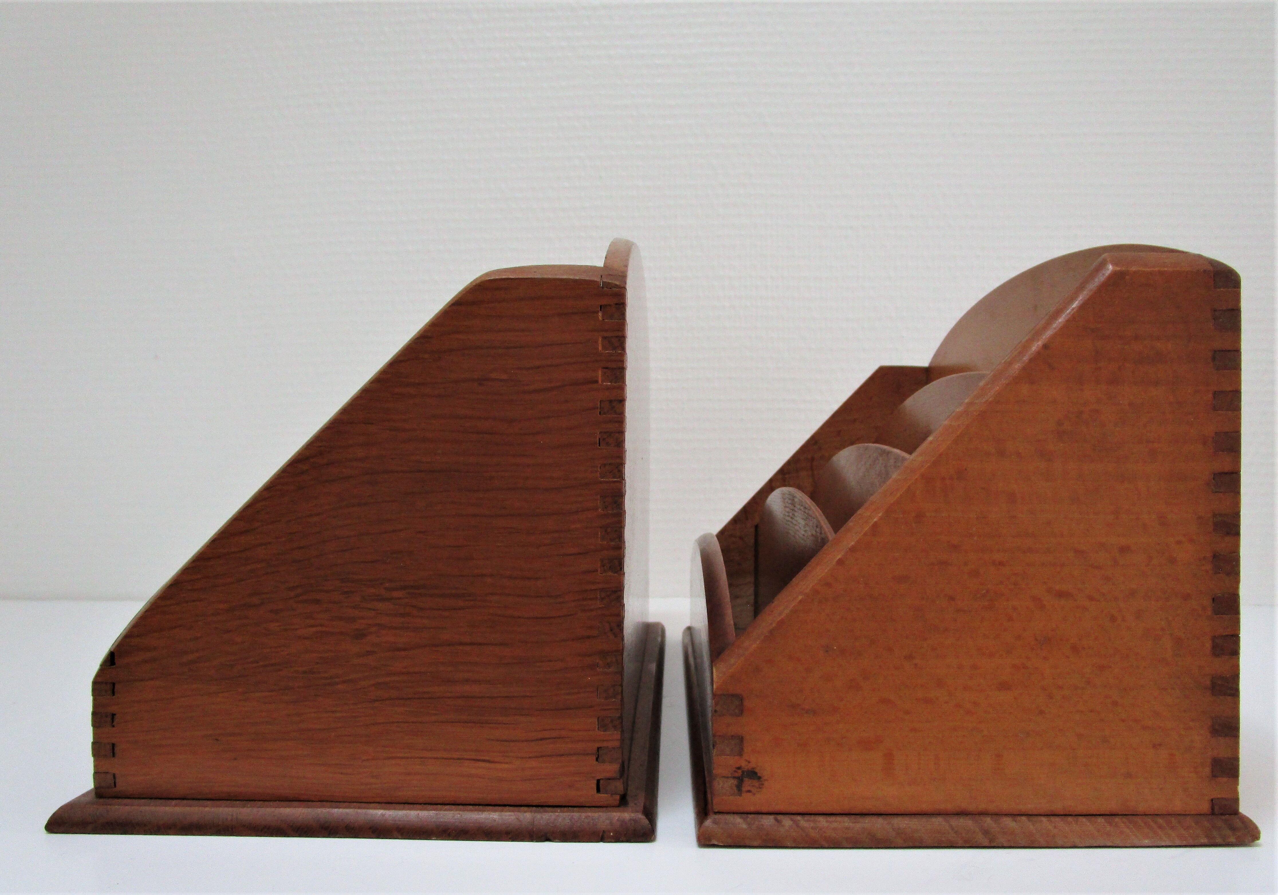 Deux range-courrier bois massif vintage