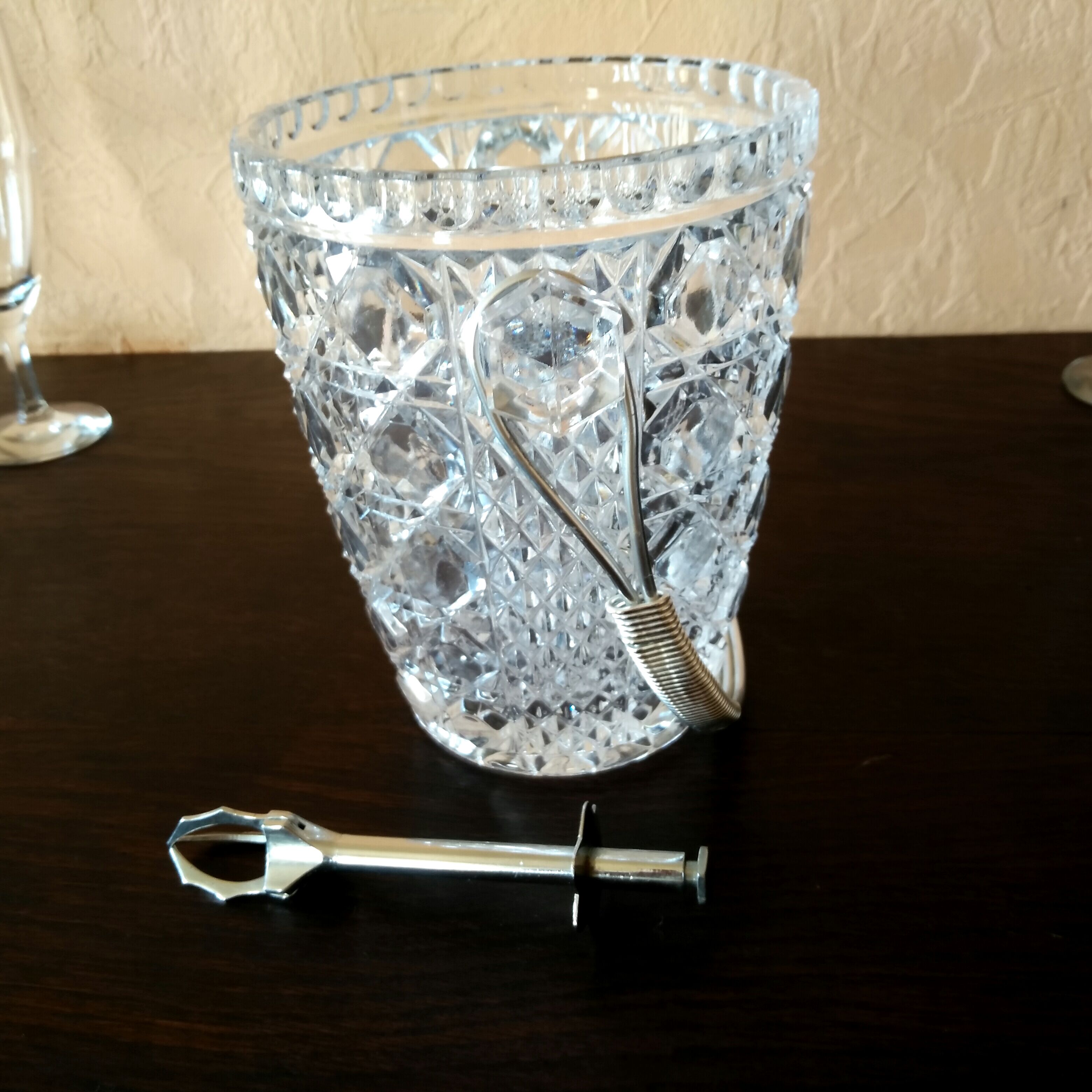 Diamond cut crystal ice bucket with ice tongs