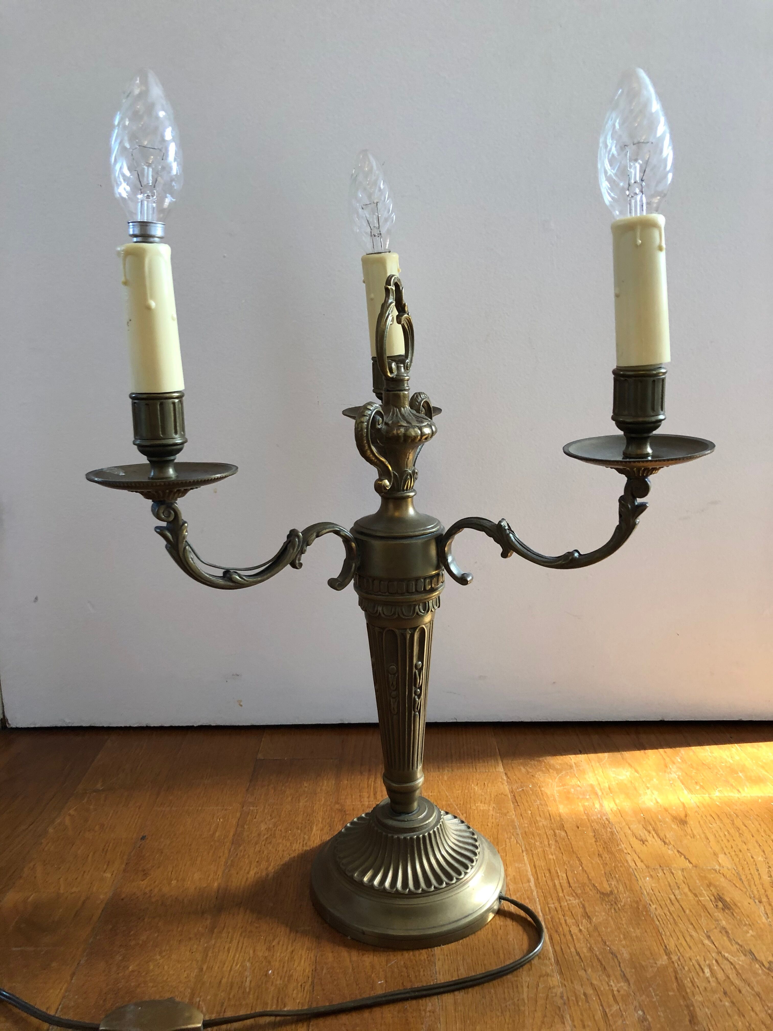Pair of girandoles with 3 arms of light