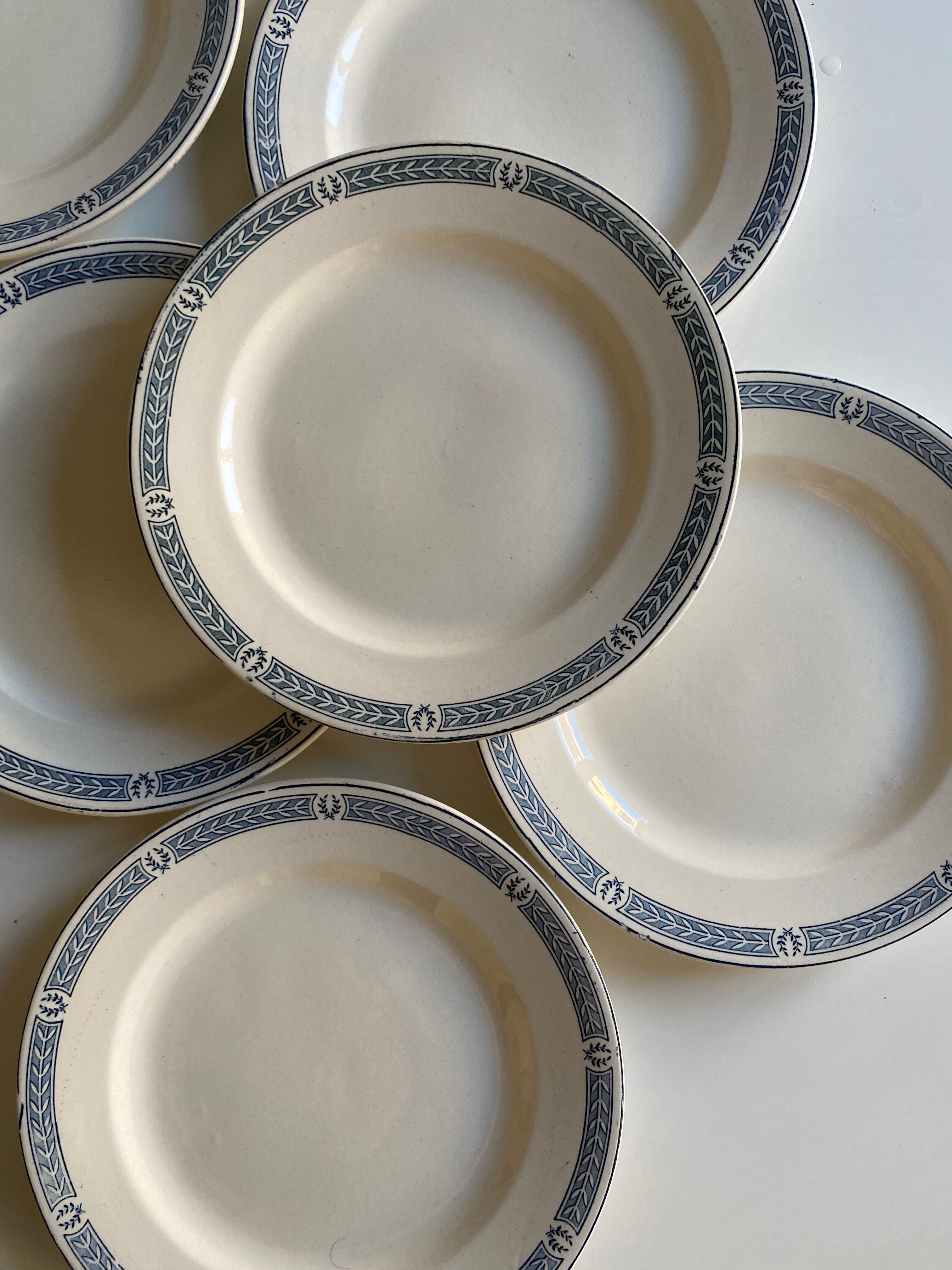 Lot de 6 assiettes plates en terre de fer