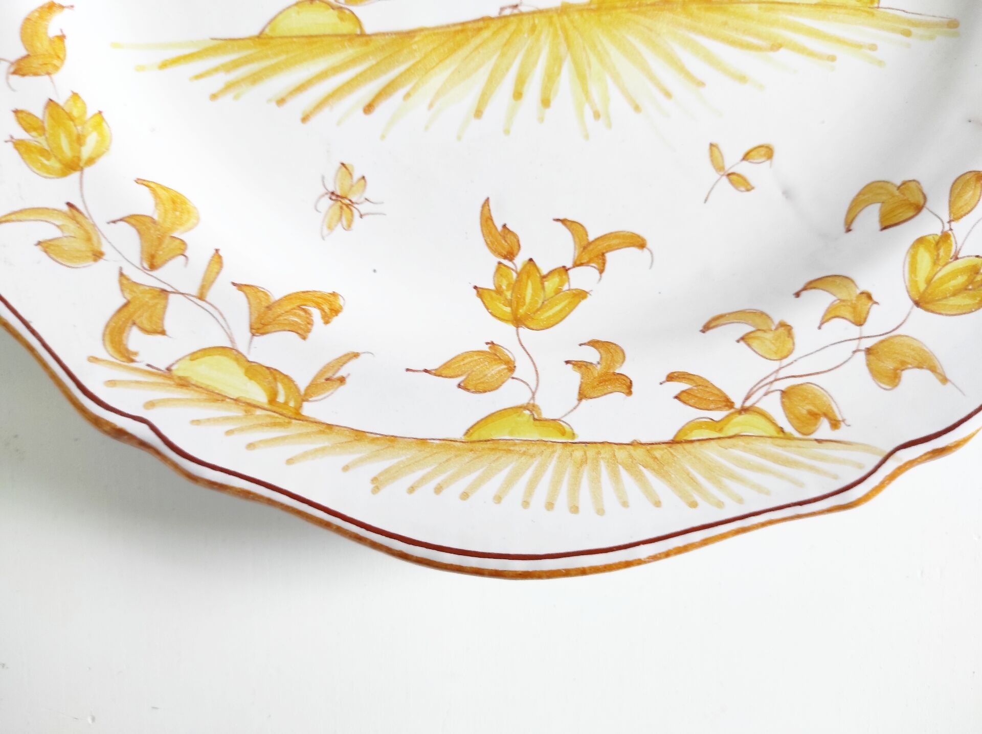 Assiette faïence de Moustiers oiseau