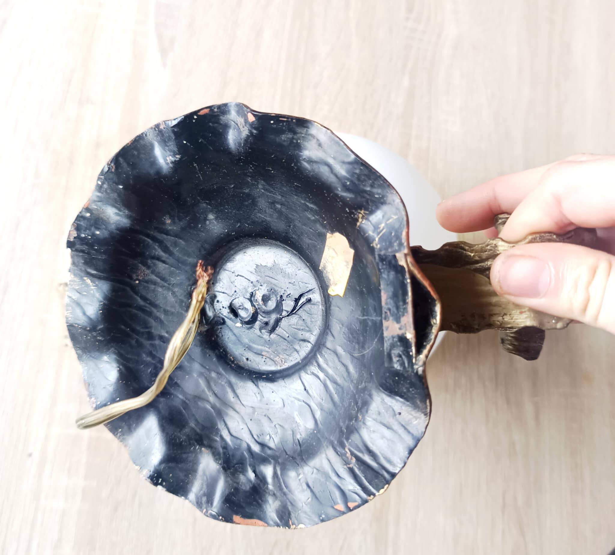 Pair of brutalist wall sconces in gilded metal from around 1970.