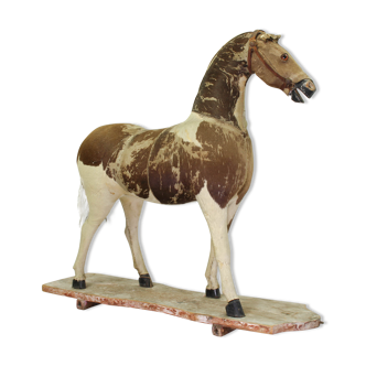 Cheval de jeu de taxidermie victorienne, fin du 19ème siècle.