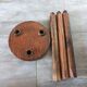 Tabouret tripode brutaliste rond