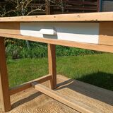 Old solid wood farmhouse table – chic country spirit