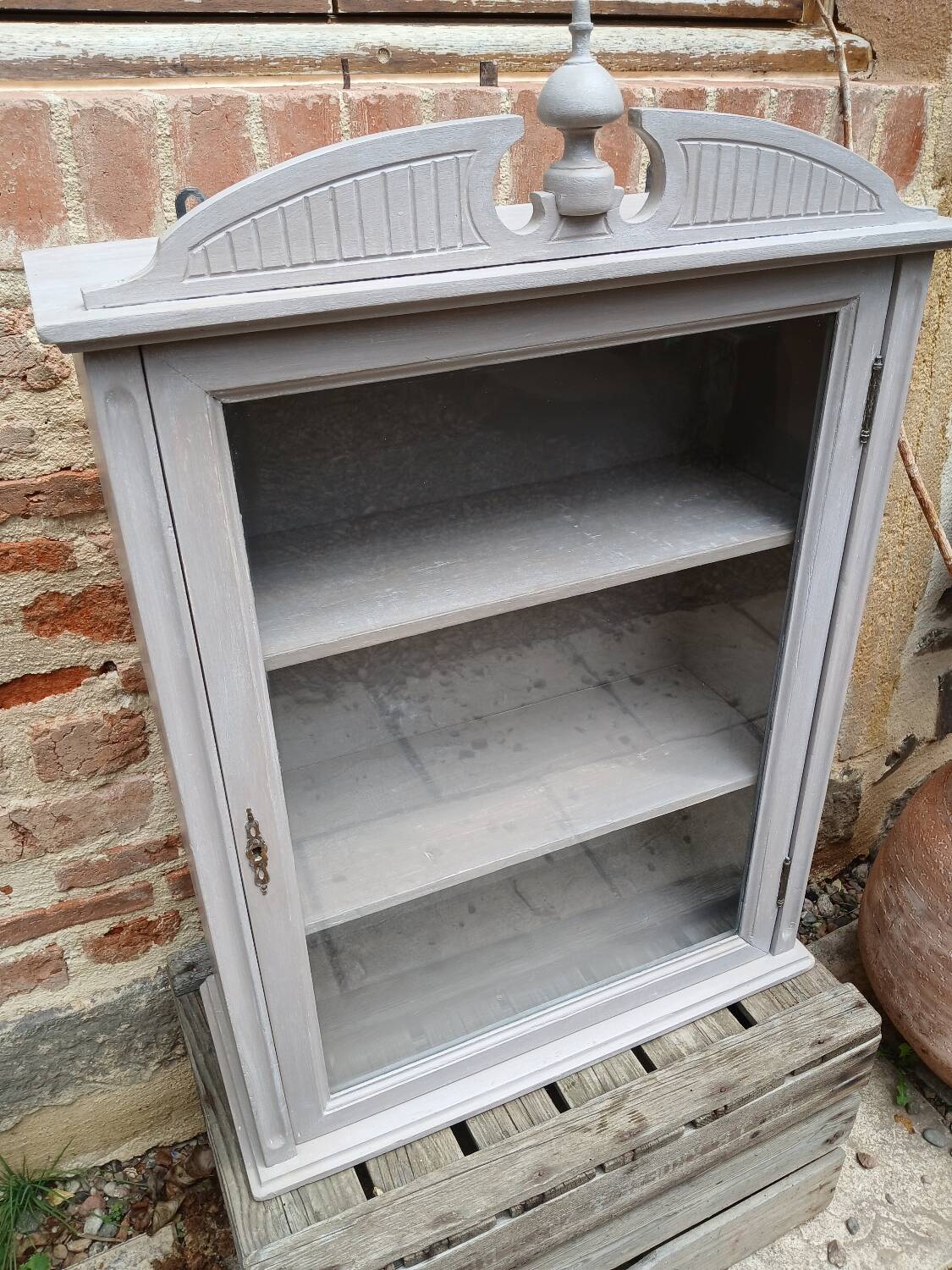 Old wall cabinet/showcase