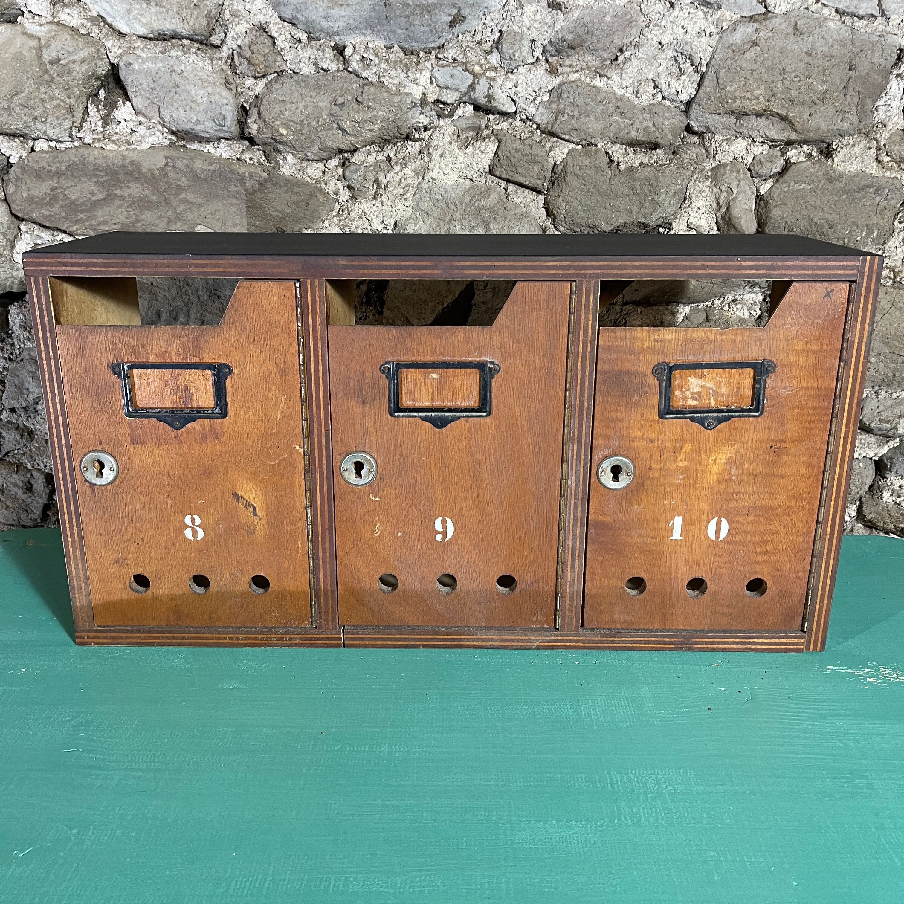 Block of 3 mailboxes from the 70s/80s