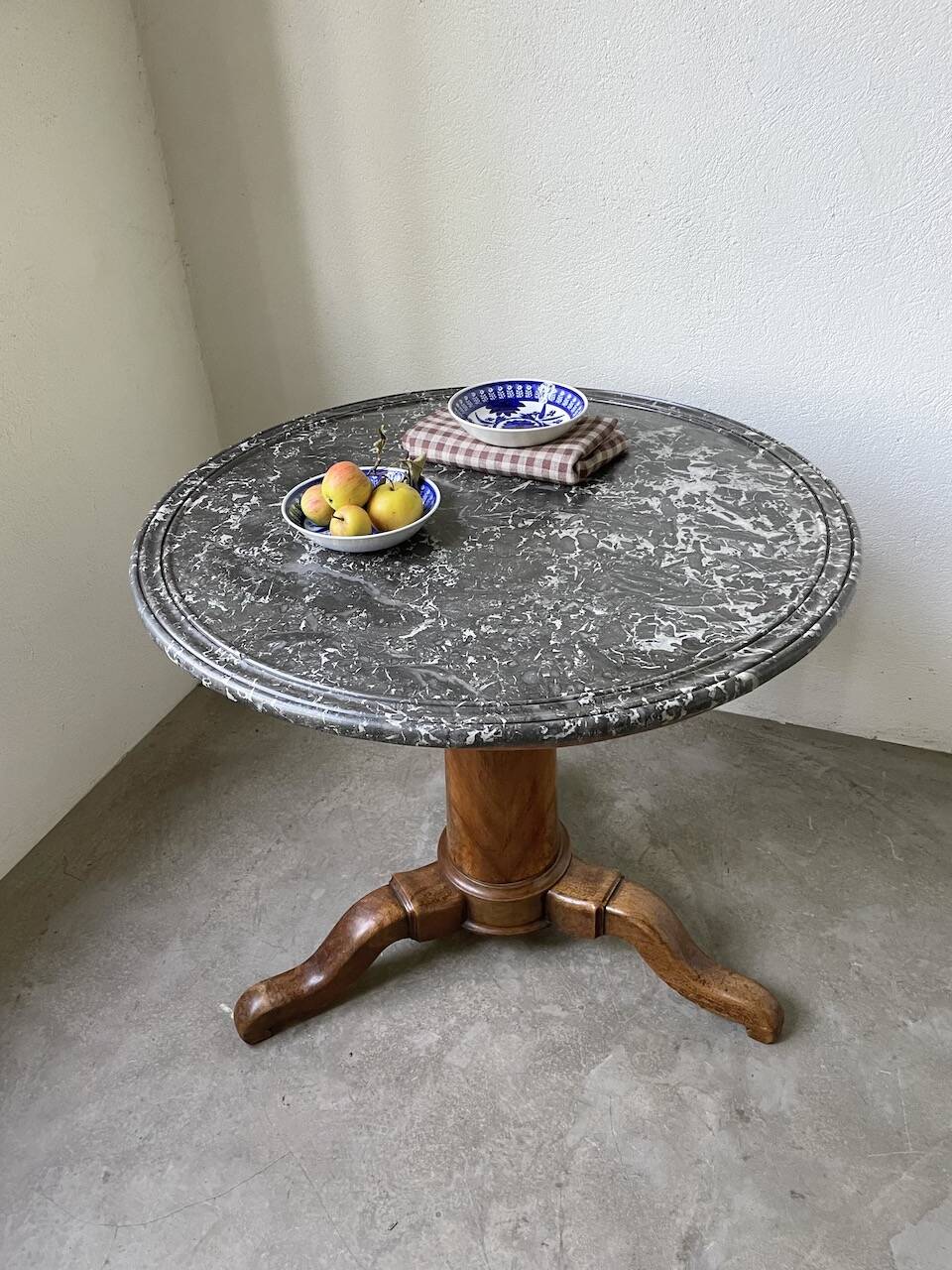 Empire walnut and marble pedestal table, late 19th century
