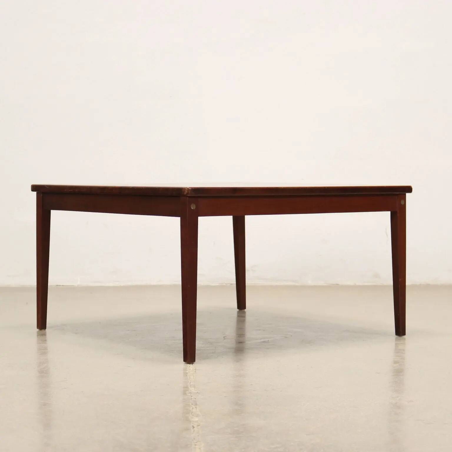 Table basse vintage plaquée en différentes essences de bois, Brésil