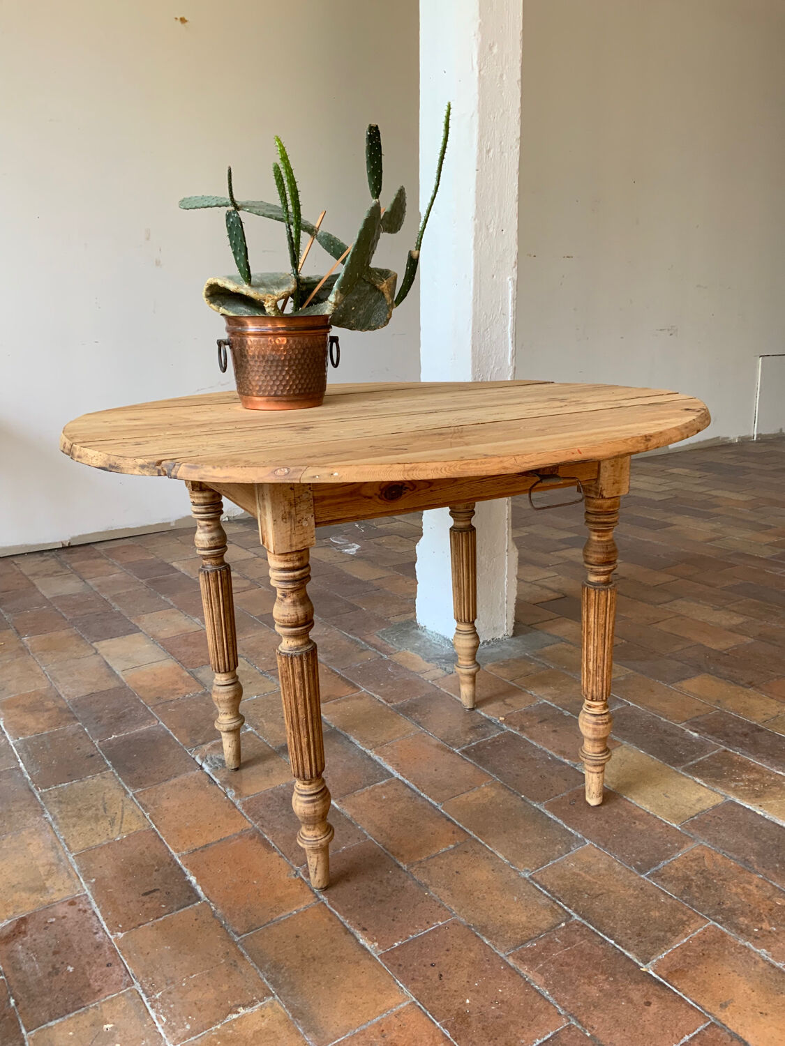 Table Louis Philippe