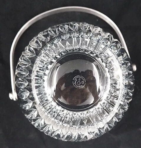 Baccarat Massena model, ice bucket, ice cubes, crystal, signed, excellent condition.