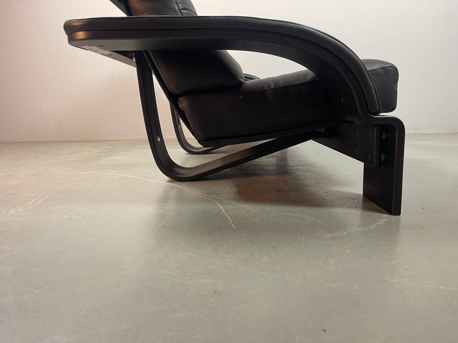 Black Leather Ake Fribytter “Kroken” Two-Seater Sofa for Nelo Möbel. Sweden