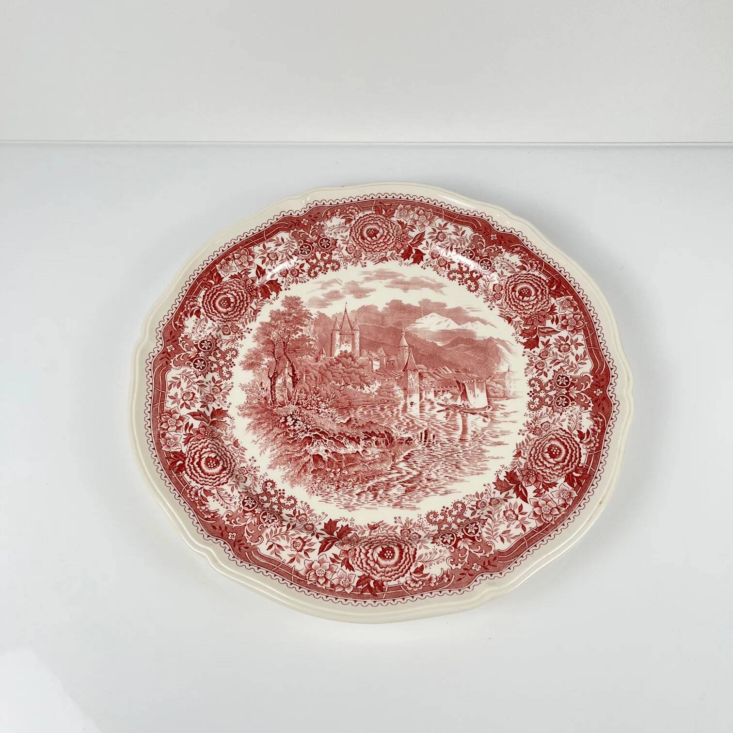 Large round plate "Burgenland", Villeroy & Boch, red