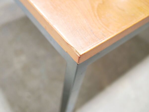 Table basse moderniste carrée vintage en teck et en métal