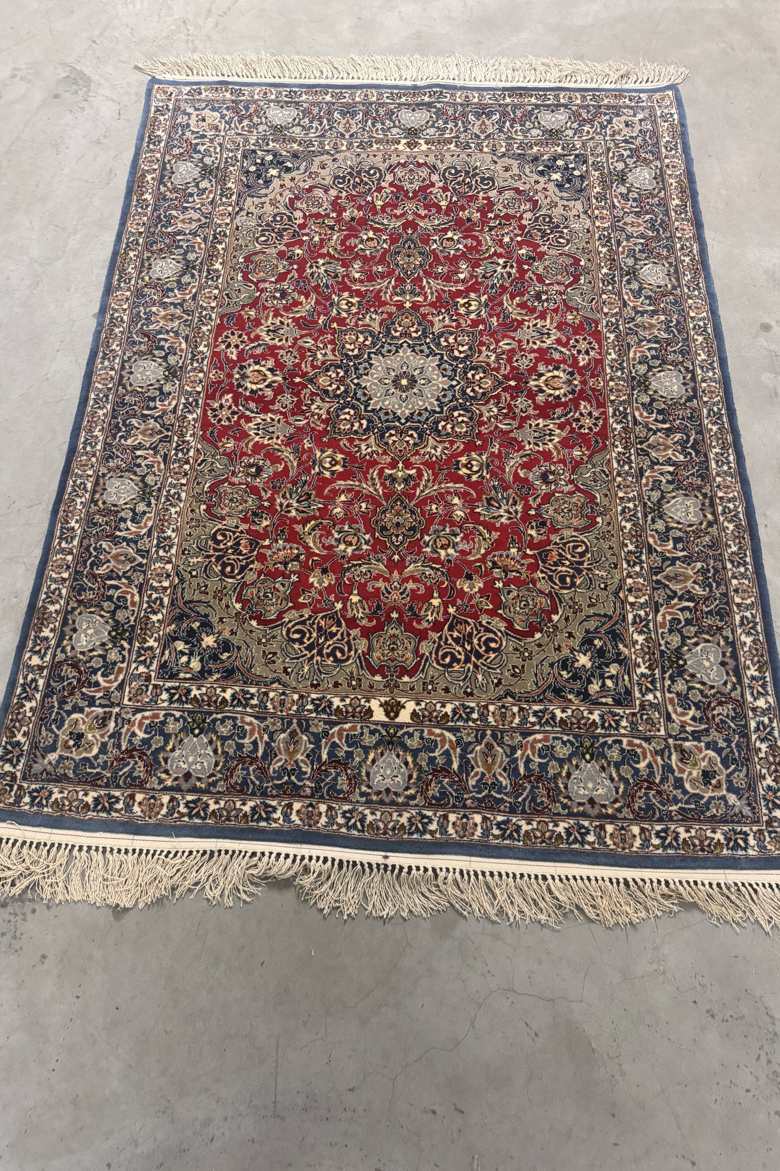Handmade Persian rug Isfahan