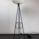 Lampadaire Stilnovo laque et triplex opaline des années 50
