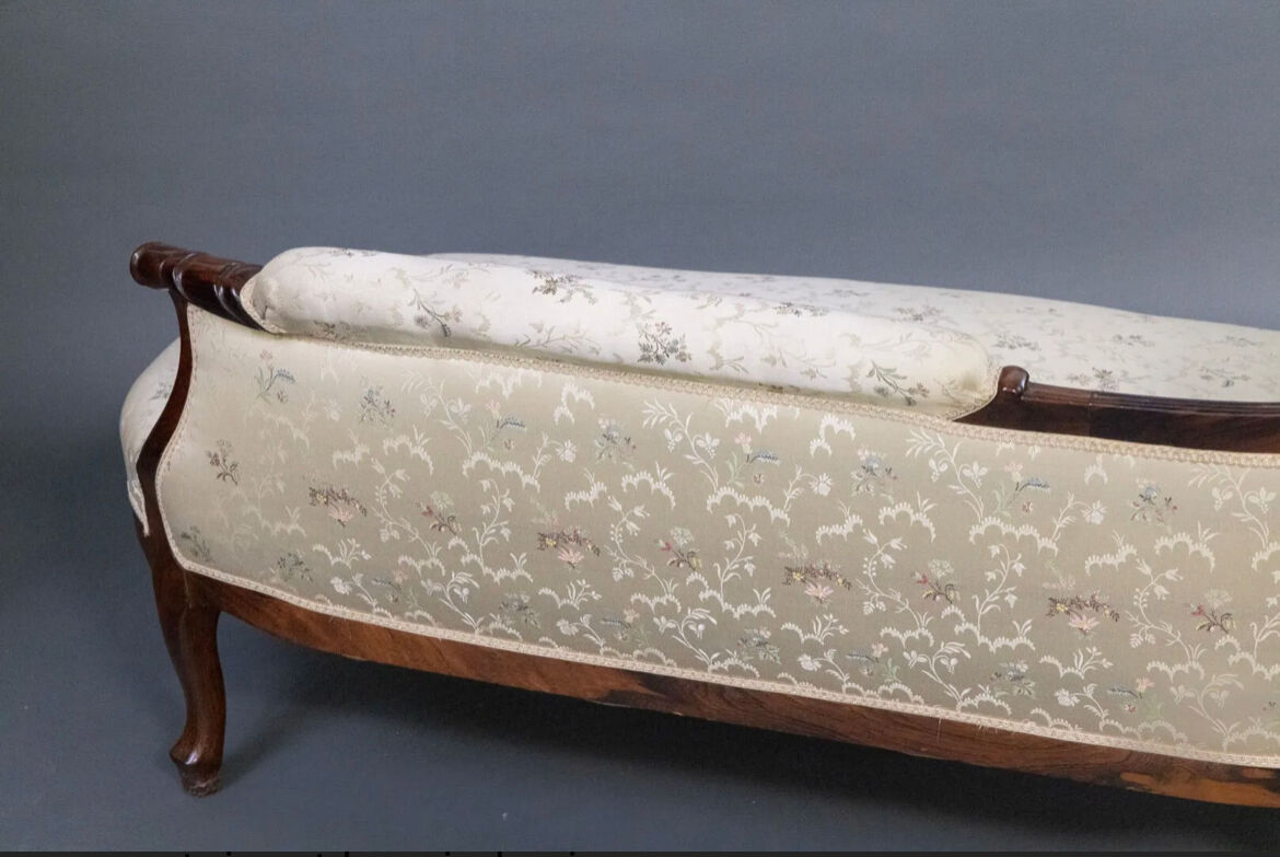 Louis XV meridian in walnut and silk