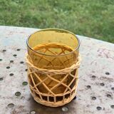 Service a porto ou a aperitif compose d'une carafe et de 6 verres, en verre de couleur ocre et rotin