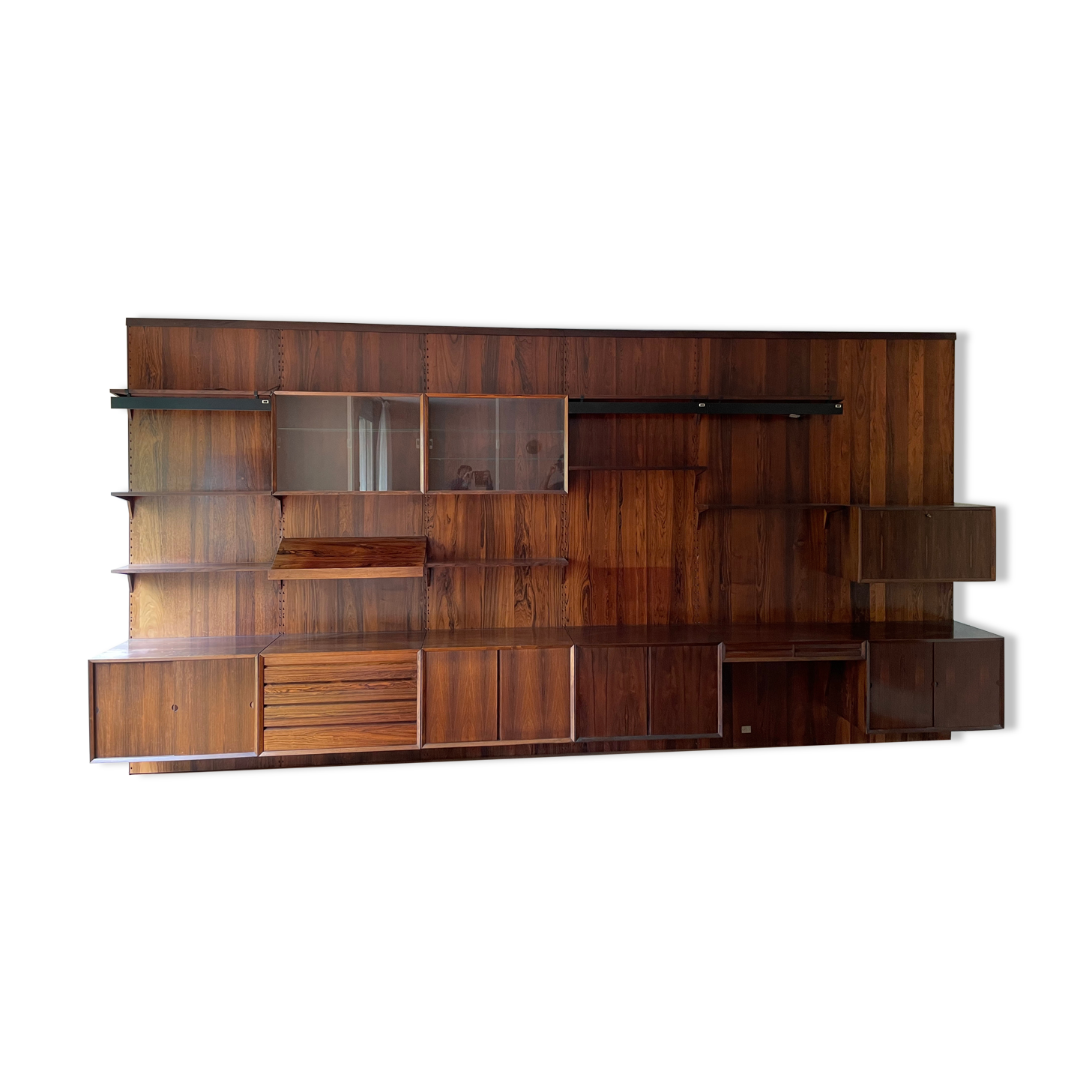 "Royal" wall system by Poul Cadovious