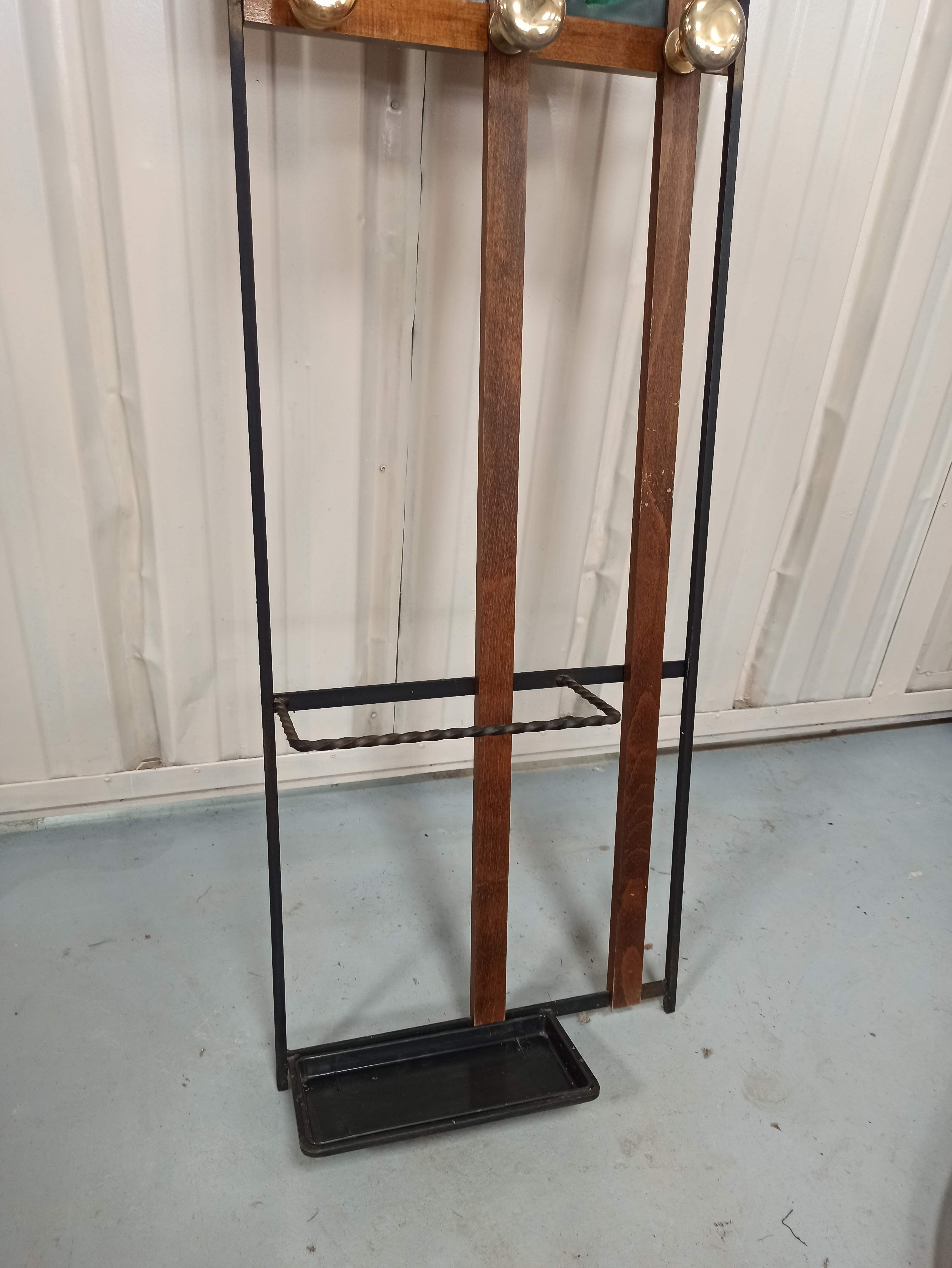 Cloakroom coat rack patère tiles Villeroy Boch mirror