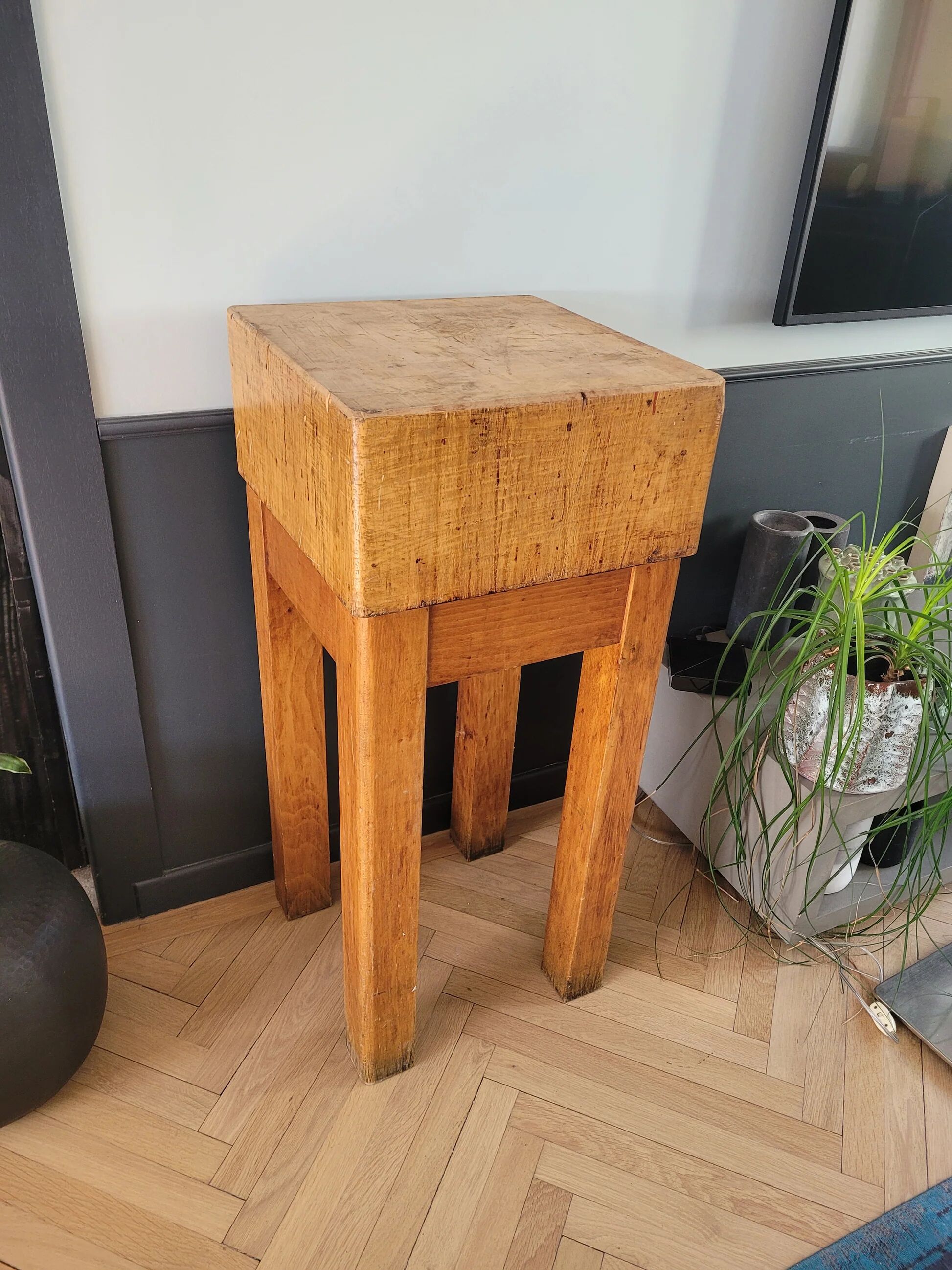 Authentic butcher's block on legs - End grain wood