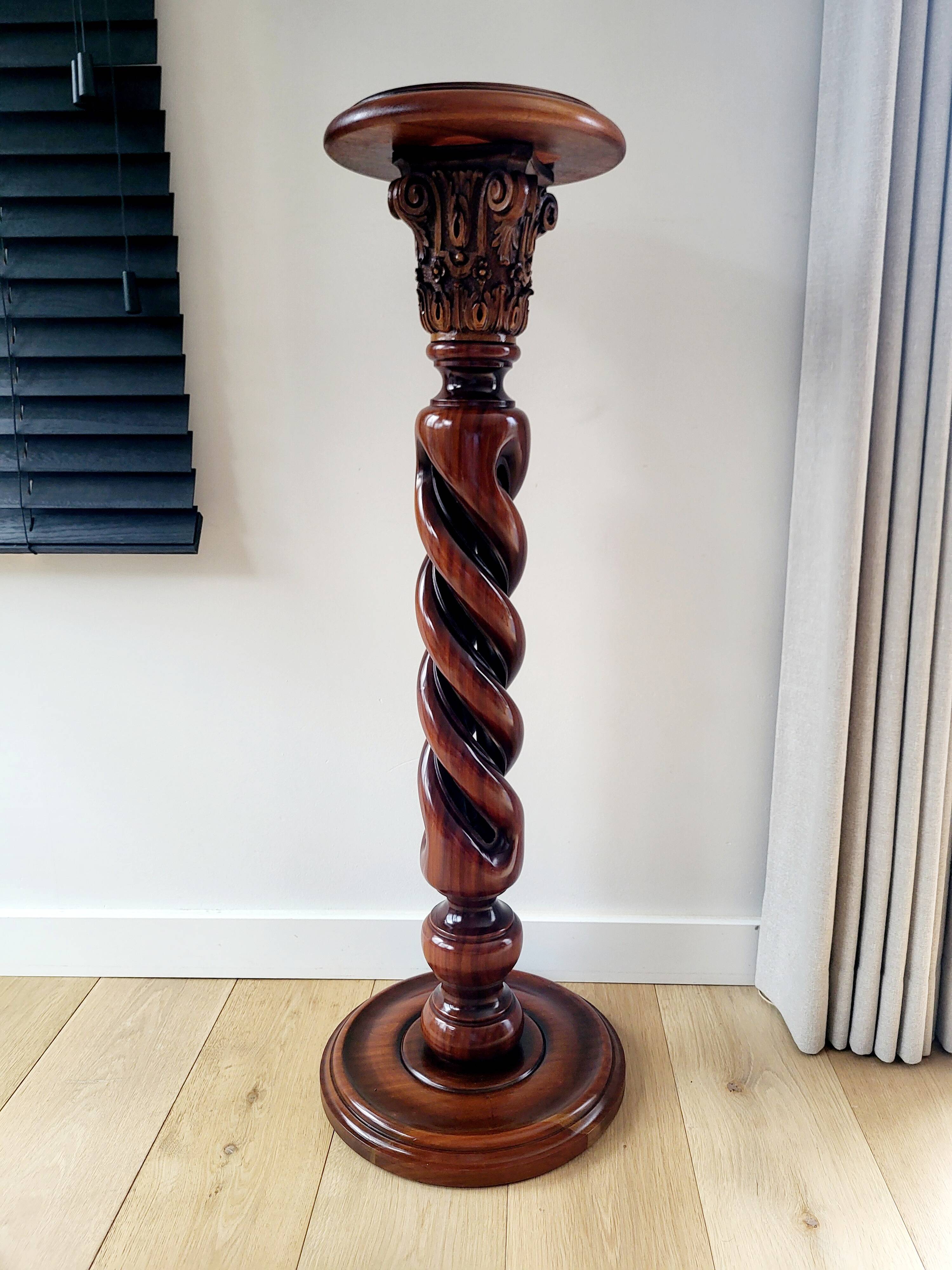 Colonne / piédestal en bois de style antique