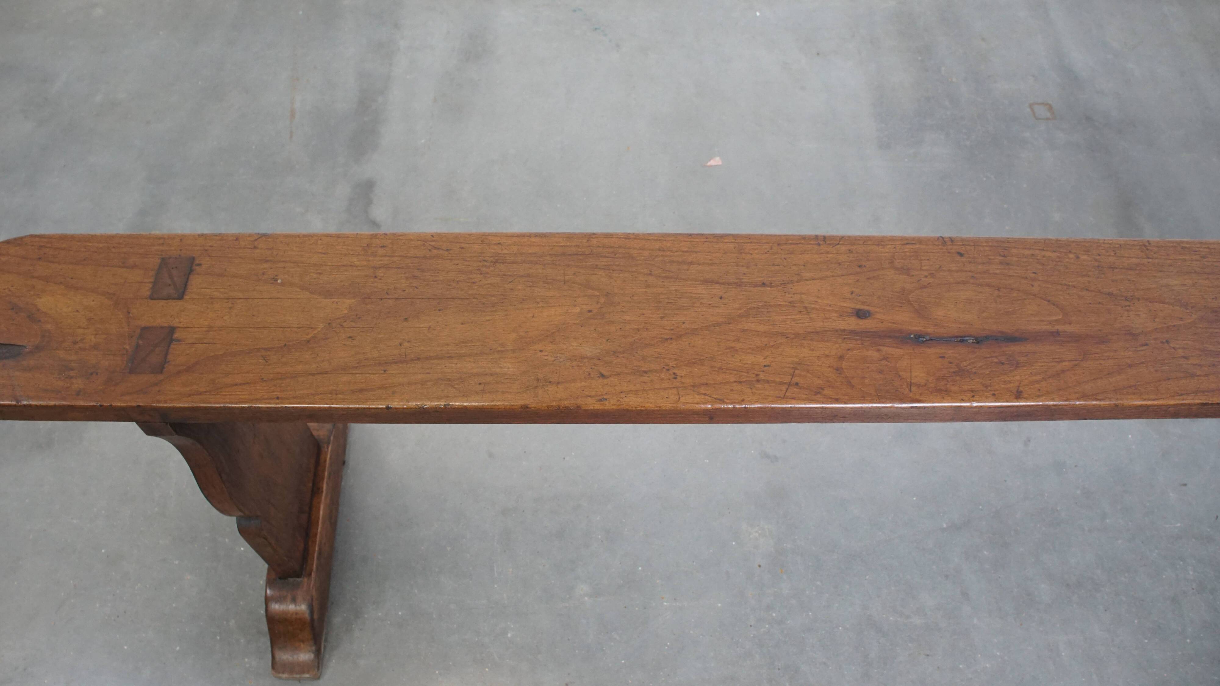 Banc antique en bois