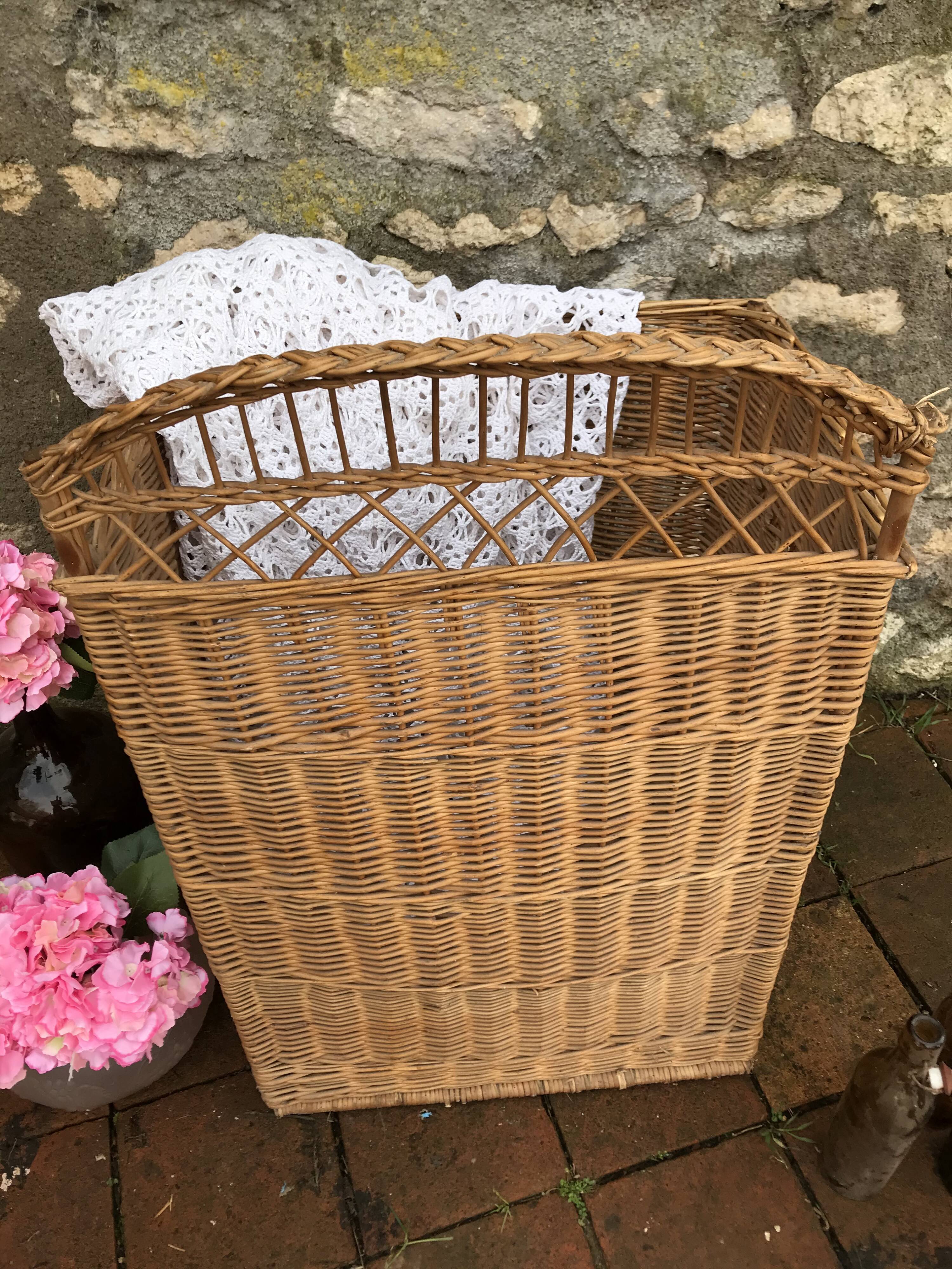 Vintage laundry pane