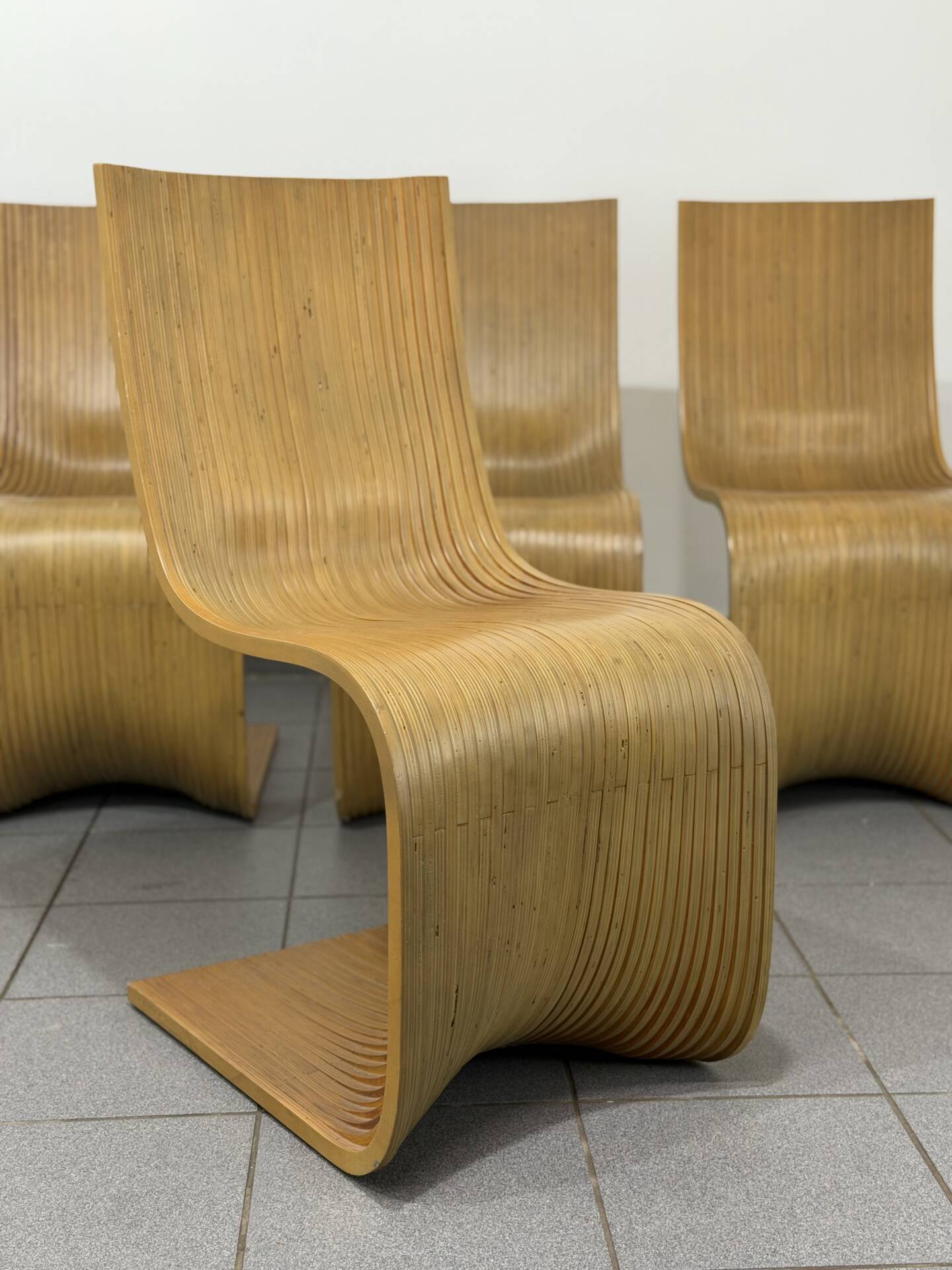 Lot de 4 chaises Contour par Alejandro Estrada pour Piegatto