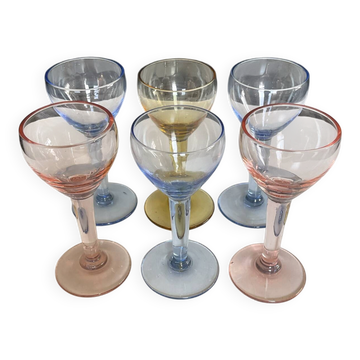 Série 6 petits verres colorés à liqueur vintage 