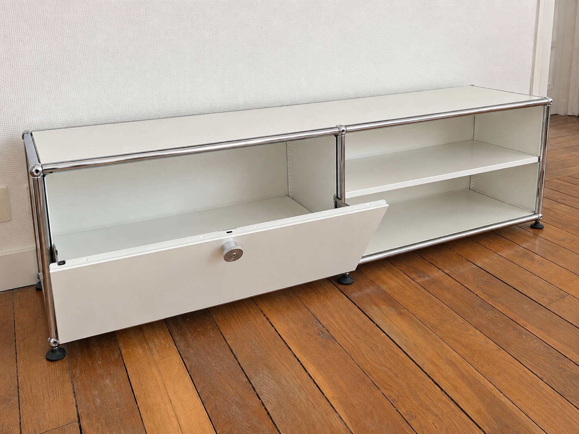 Meuble TV - Enfilade - USM Haller blanc et chrome